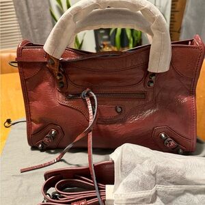 Elegant Burgundy Leather Handbag